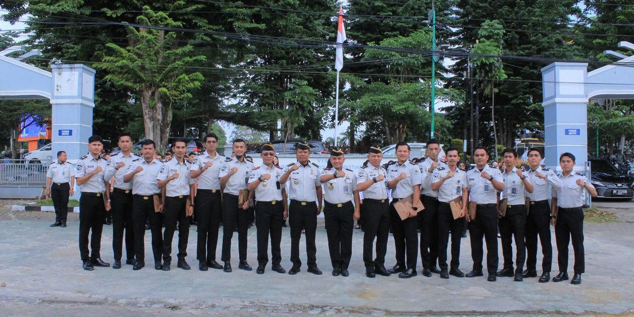 Petugas Lapas Perempuan Jambi Raih Penghargaan Atas Prestasi Futsal Antar Instansi