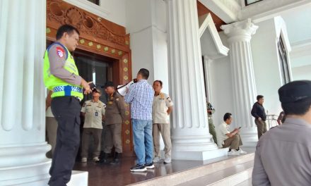 AMUK geruduk kantor Gubernur Jambi, desak audit dan usut dugaan korupsi di RS Raden Mattaher