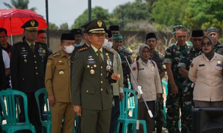 Danrem 042/Gapu Pimpin Pemakaman Militer Kolonel Inf (Purn) Sutrisno