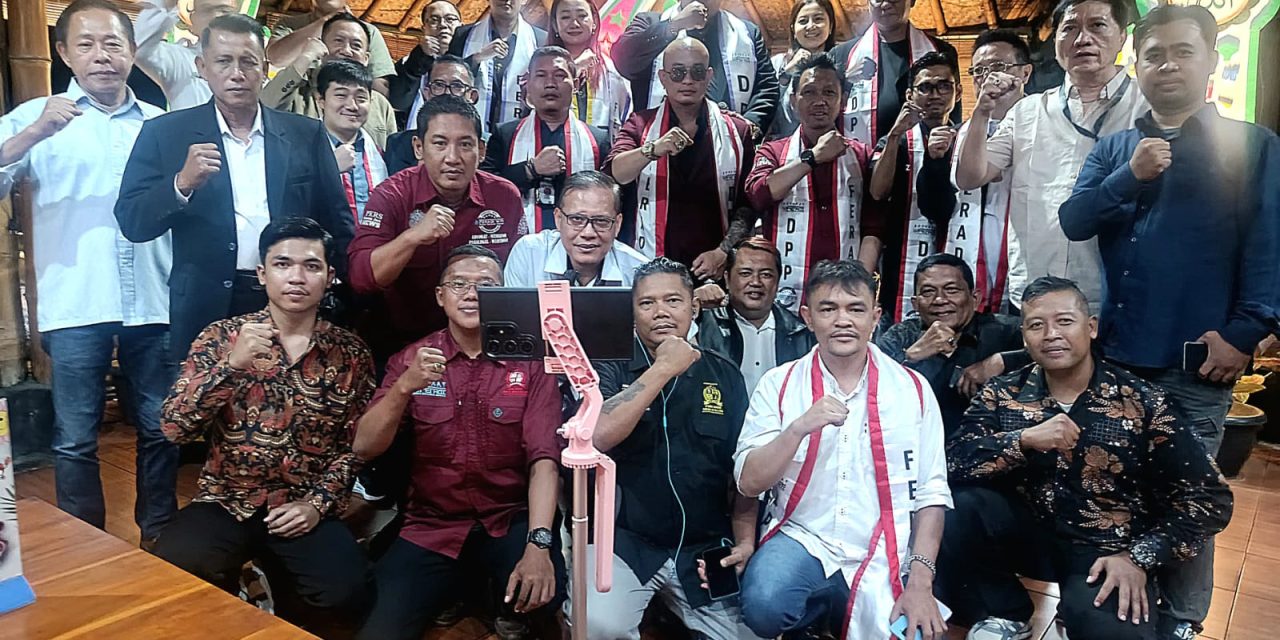 Para Pemberi Bantuan Hukum FERADI WPI Hadir Di Resto Gubug Udang Situ Cibubur Untuk Buka Bersama