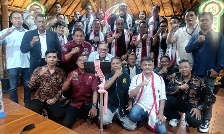 Para Pemberi Bantuan Hukum FERADI WPI Hadir Di Resto Gubug Udang Situ Cibubur Untuk Buka Bersama