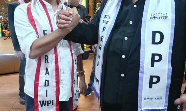 Adv. Erwin Maulana Dapat Kejutan Hadiah Dari Ketum FERADI WPI
