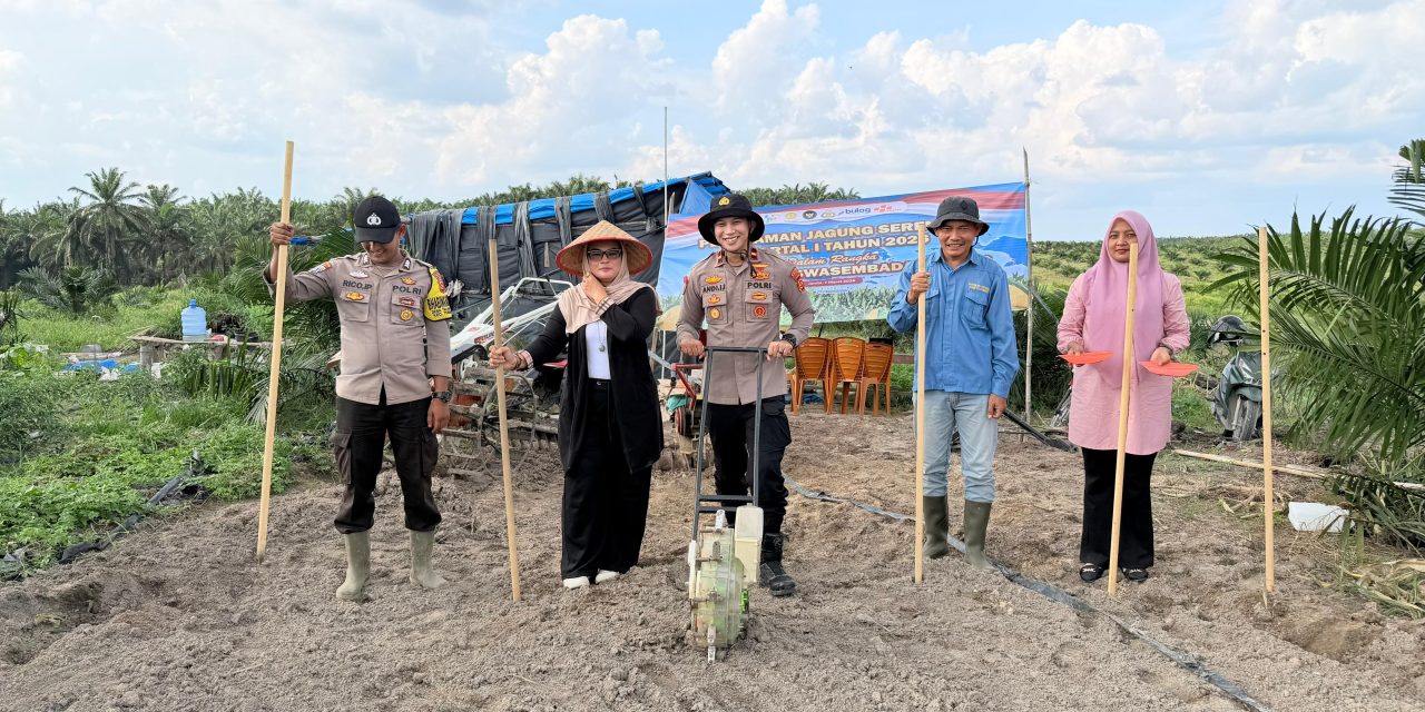 Kapolsek Tebing Tinggi Pimpin Penanaman Jagung Serentak Dukung Program Swasembada Pangan