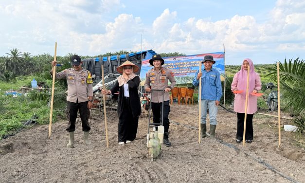 Kapolsek Tebing Tinggi Pimpin Penanaman Jagung Serentak Dukung Program Swasembada Pangan