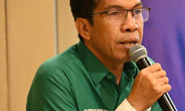 Gufran Ahmad Apresiasi Ketua PN Luwuk, Dorong Bulu Tangkis Lewat Scarlet Series