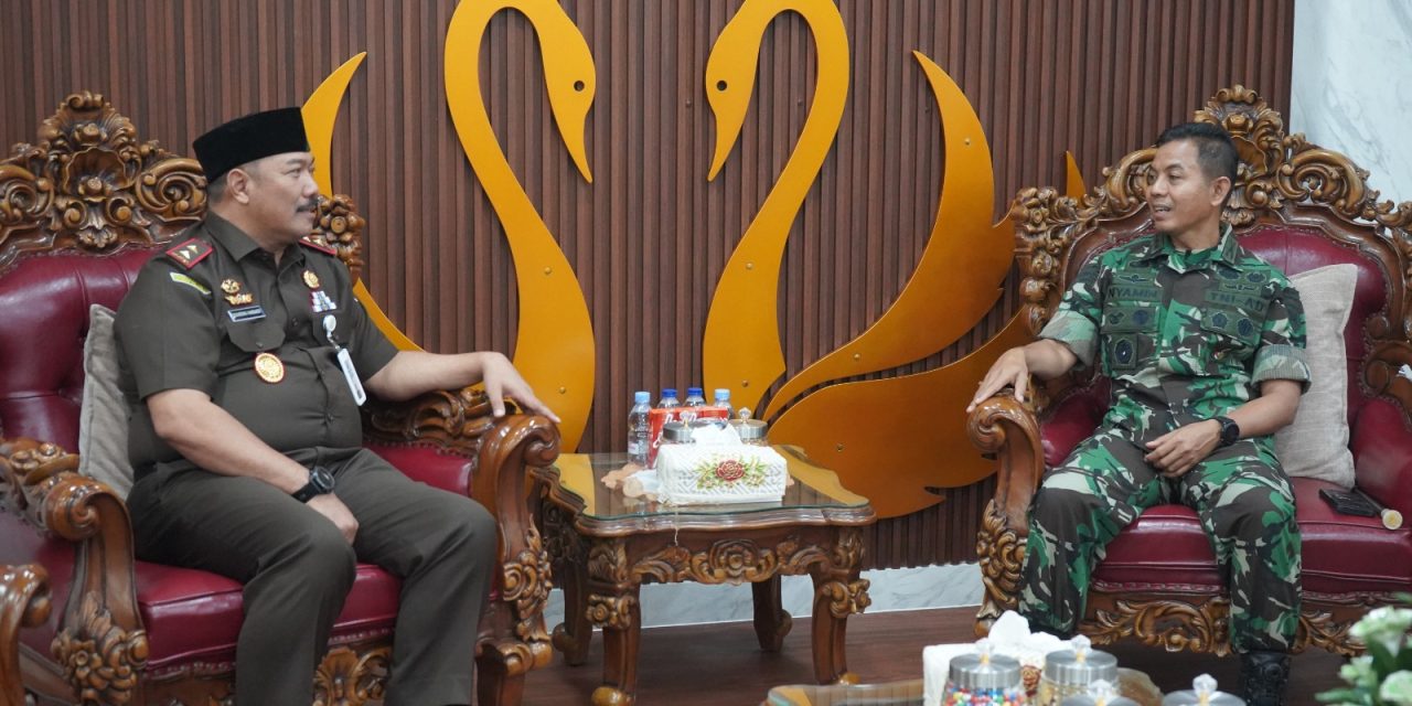 Sinergi TNI–Kejaksaan, Danrem 042/Gapu Silaturahmi ke Kejati Jambi