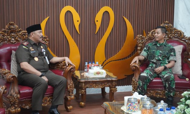 Sinergi TNI–Kejaksaan, Danrem 042/Gapu Silaturahmi ke Kejati Jambi