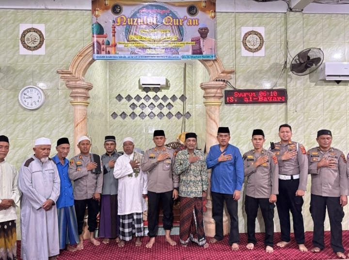Kapolres Muaro Jambi Gelar Tarawih Keliling Di Desa Pondok Meja, Sampaikan Pesan Kamtibmas Kepada Warga