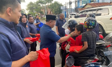 Ditresnarkoba Polda Jambi Bagikan Takjil, Pererat Kebersamaan Di Bulan Ramadan