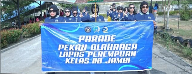 Parade Kostum Dan Yel-Yel Warga Binaan Meriahkan Hari Bakti Pemasyarakatan Di Lapas Perempuan Kelas IIB Jambi