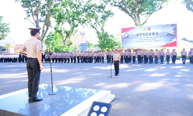 Polda Jambi Gelar Upacara PTDH, Empat Personel Diberhentikan Tidak Dengan Hormat