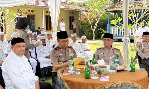 Kapolda Jambi Silaturahmi Dan Serahkan Bantuan Untuk Ponpes Tahfizul Qur’an Hasan Soleha Qim