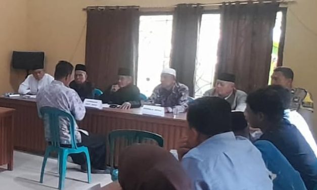 Bhabinkamtibmas Polsek Jaluko Mediasi Sengketa Tanah Warga Di Desa Senaung