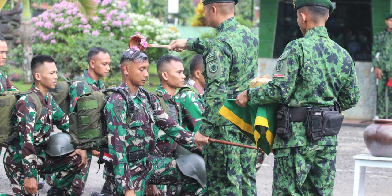 Yonif 515 UTY/9/2 Kostrad Gelar Tradisi Penyambutan Warga Baru