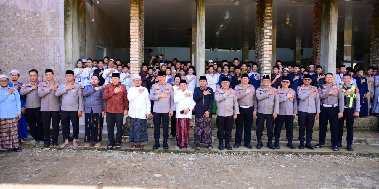 Kapolda Jambi Perkuat Sinergi Pendidikan Dan Keamanan Lewat Silaturahmi Ke Ponpes Darul Arifin