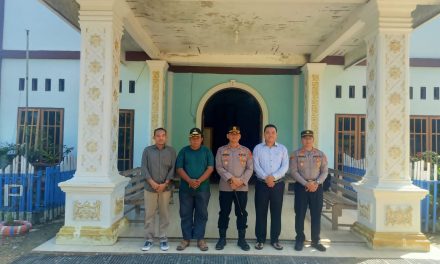 Kapolres Tebo Tinjau Pengamanan Ibadah Kenaikan Yesus Kristus Di Gereja HKBP Sungai Aro