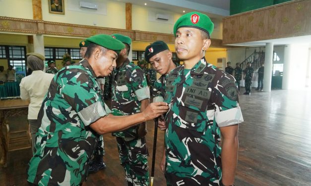 Danrem 042/Gapu Tekankan Profesionalisme Saat Pimpin Penyerahan Jabatan Kasrem Dan Sertijab Kasipers