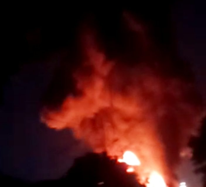 Kebakaran Hebat Diduga Gudang Penimbunan BBM Ilegal Gegerkan Warga Kenali Asam
