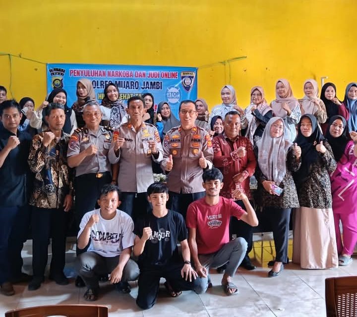 Polres Muaro Jambi Edukasi Bahaya Narkoba Dan Judi Online Kepada Pemuda Desa Seponjen