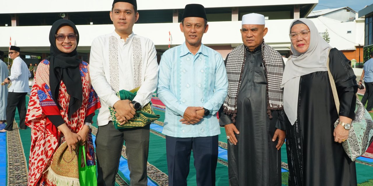 Pangdam II/Sriwijaya Serahkan Hewan Kurban, Teguhkan Semangat Kebersamaan Dan Kepedulian Sosial