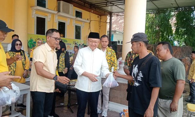 DPD Golkar Jambi Sembelih 14 Hewan Kurban, Tegaskan Semangat Berbagi Untuk Masyarakat
