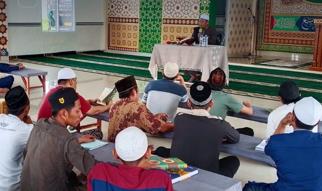 Santri WBP Lapas Narkotika Rumbai Perdalam Mengaji Dan Fiqih Di Mesjid At-Taubah