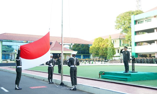 Pimpin Upacara Hari Lahir Pancasila, Kapoksahli Pangdam II/Swj: Pancasila Pemersatu Bangsa dan Fondasi Perdamaian Dunia