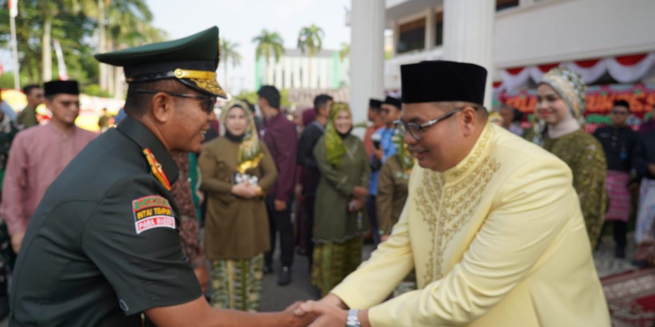 Danrem 042/Gapu Hadiri Rapat Paripurna DPRD Kota Jambi, Perkuat Sinergi untuk Kemajuan Daerah