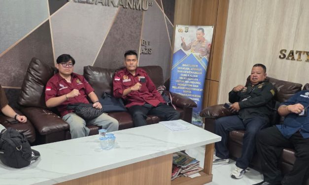 Adv. Donny Andretti Dampingi Saksi Terlapor Hendra Warsito Di Polres Metro Jakarta Barat, Tegaskan Penghormatan Terhadap Proses Hukum