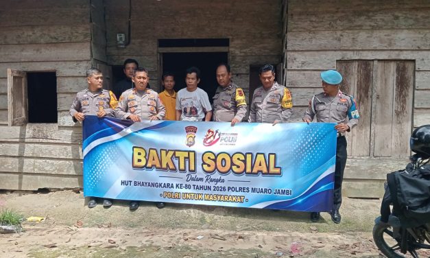 Sambut Hari Bhayangkara Ke-80, Polsek Mestong Salurkan Bantuan Sembako Untuk Warga Desa Ibru