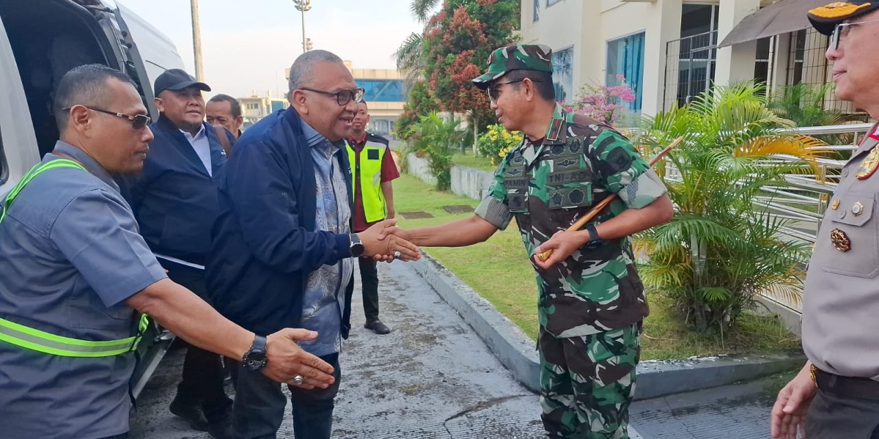 Danrem 042/Garuda Putih Sambut Kedatangan Wamenaker RI dalam Kunjungan Kerja ke Provinsi Jambi