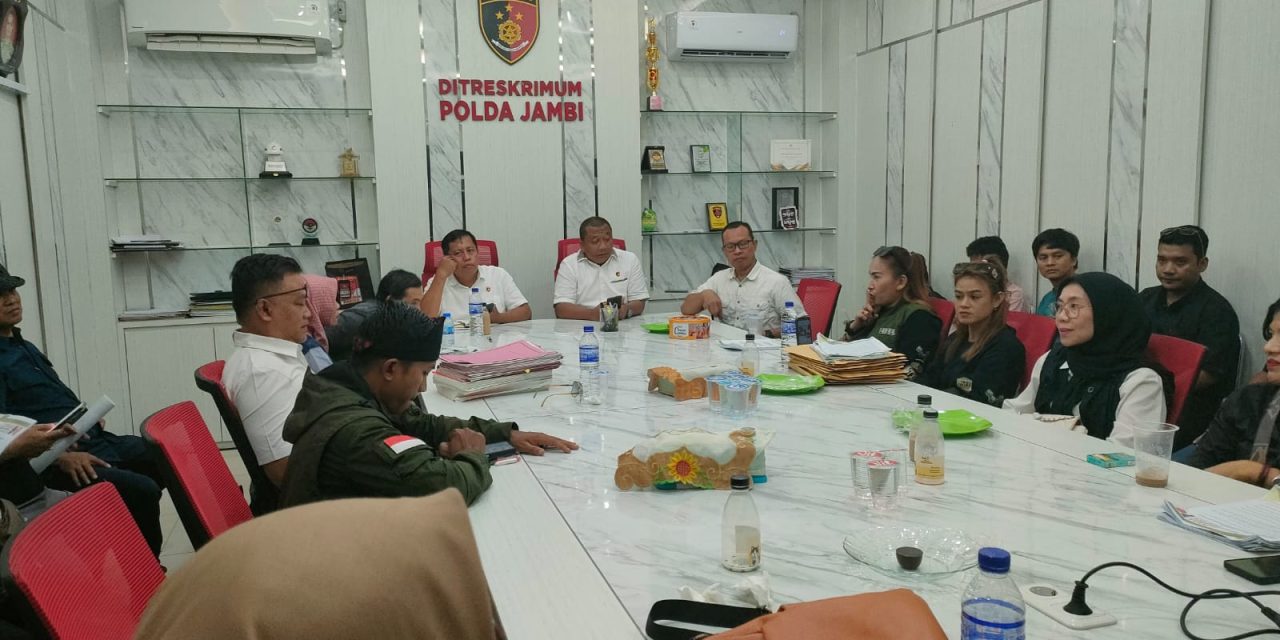LIMBAH Kepung Polda Jambi, Soroti Dugaan Pabrik Sawit Rp250 Miliar Tanpa AMDAL dan Mandeknya Laporan Warga