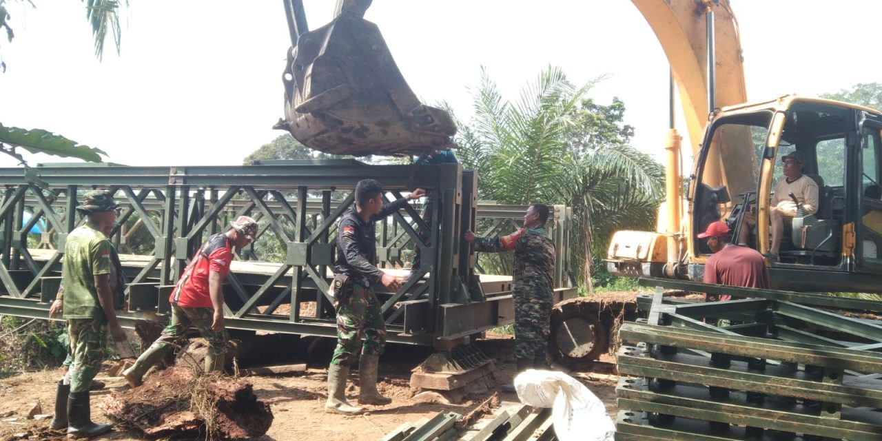 Kodim 0415/Jambi Bersama Satuan Jajaran Bangun Jembatan Bailey, Pulihkan Akses Penghubung Dua Kecamatan di Batang Hari