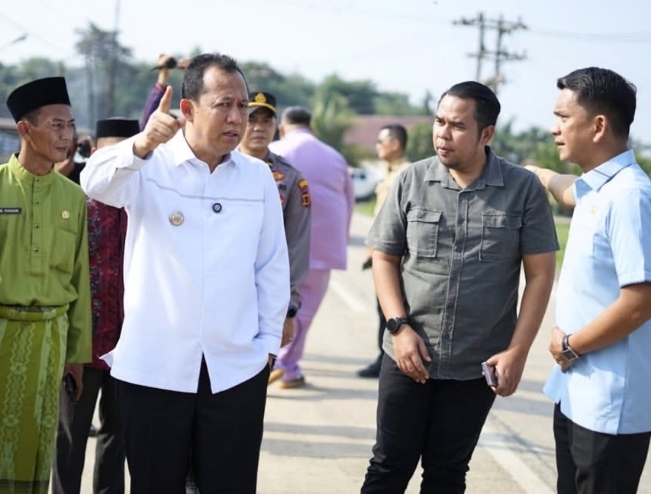 BBS Tinjau Jalan Beton Talang Duku–Kemingking, Infrastruktur Rp16,4 Miliar Siap Topang Ekonomi Muaro Jambi