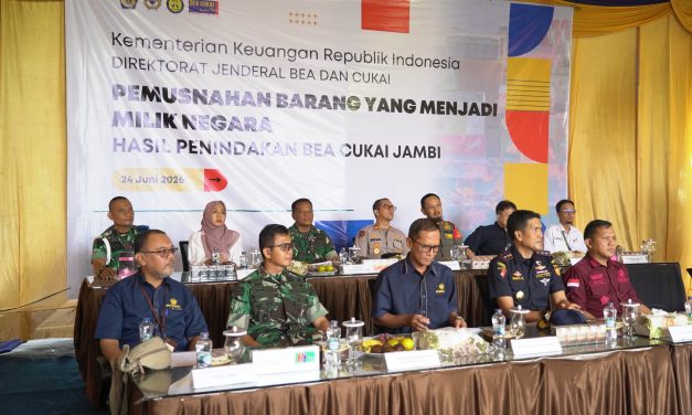Danrem 042/Gapu Hadiri Pemusnahan Barang Milik Negara Hasil Penindakan Kepabeanan dan Cukai