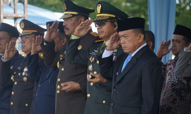 Danrem 042/Gapu Hadiri Upacara Hari Bhayangkara Ke-80, Perkuat Sinergitas TNI-Polri untuk Masyarakat