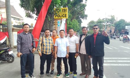 Aliansi AJAL Demo di Mapolda Jambi, Desak Usut Dugaan Penyalahgunaan BBM Bersubsidi