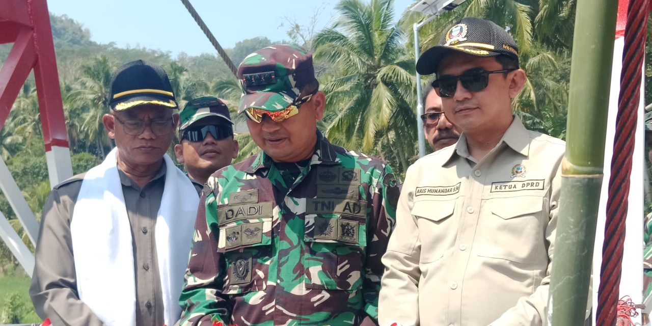 Danrem 063/Tarumanagara Resmikan Jembatan Gantung Perintis Garuda di Cisompet