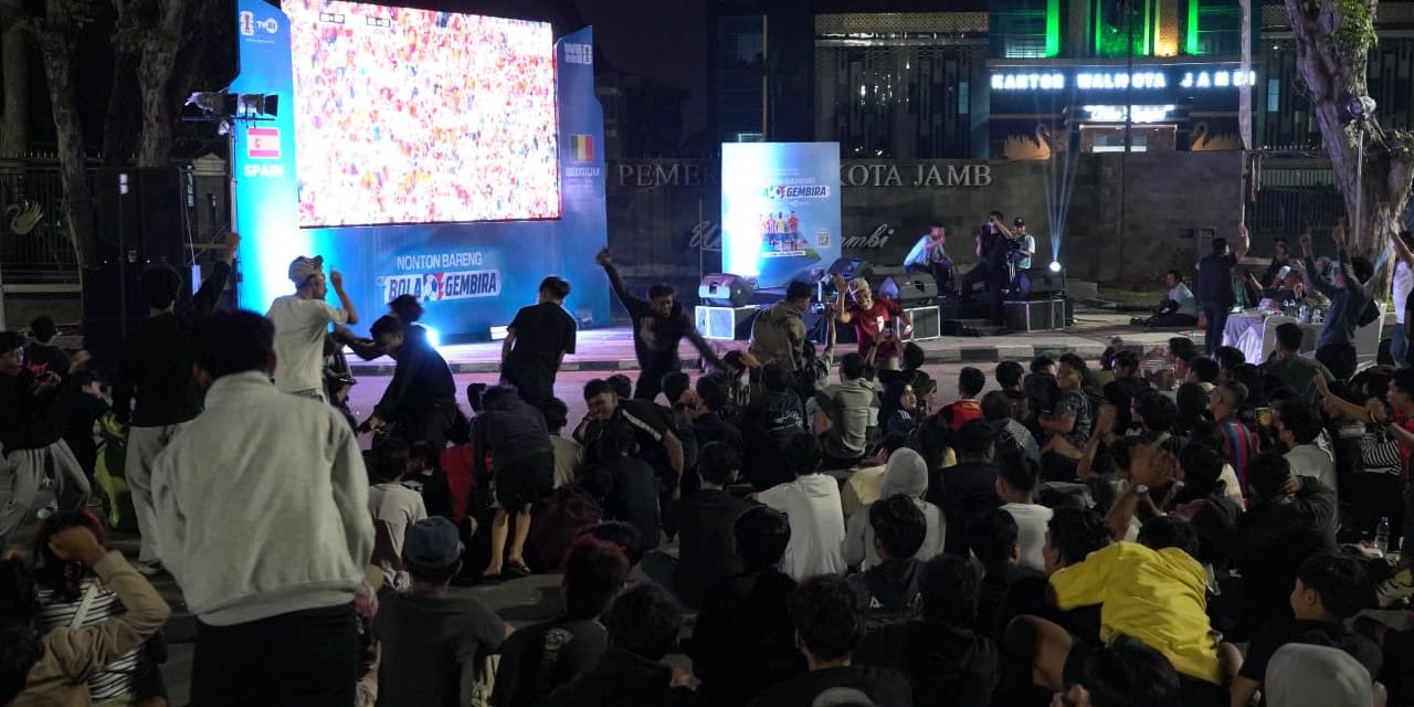 Ratusan Warga Padati Tugu Keris, Nobar “Bola Gembira” Bersama TNI Meriahkan Kemenangan Spanyol Ke Semifinal Piala Dunia 2026