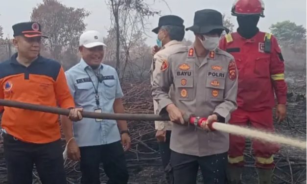 Kapolres Muaro Jambi Bersama Forkopimda Cek Penanganan Karhutla di Sungai Gelam