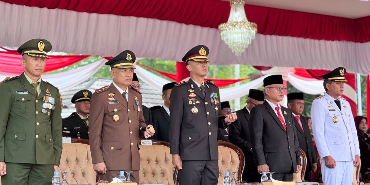 Kapolres Muaro Jambi Hadiri Upacara Pengibaran Duplikat Bendera Pusaka HUT ke-81 RI