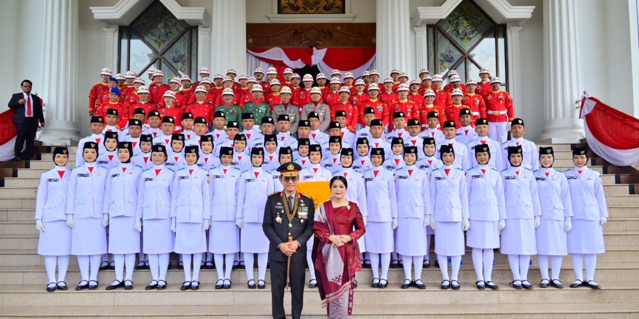 Kapolda Jambi Hadiri Pengibaran Duplikat Pusaka Bendera Merah Putih HUT ke-81 RI