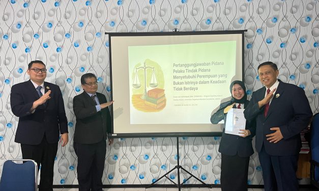Ketum FERADI WPI Ucapkan Selamat, Hj. Ari Kristiyani Raih Gelar Sarjana Hukum