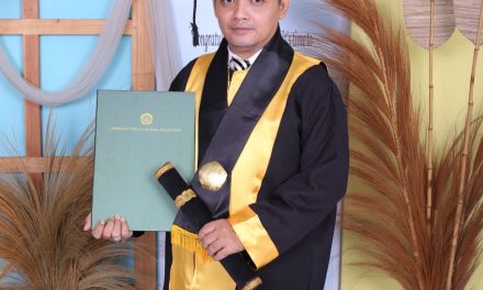 Mustaqim Raih Gelar Sarjana Hukum, Donny Andretti Dorong Kader FERADI WPI Terus Tingkatkan Pendidikan