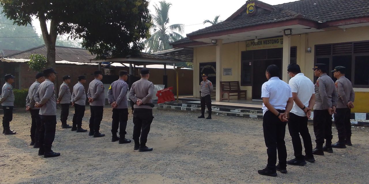 Kapolsek Mestong Pimpin Apel Pagi Terakhir, Sampaikan Pesan Disiplin dan Integritas kepada Personel