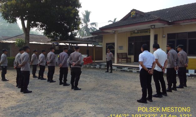 Kapolsek Mestong Pimpin Apel Pagi Terakhir, Sampaikan Pesan Disiplin dan Integritas kepada Personel