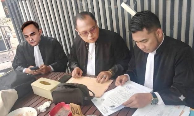Tiga Advokat FERADI WPI Hadiri Persidangan Di PN Cikarang