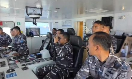 TNI AL Kerahkan KRI Dan Pesawat Udara Bantu Evakuasi KM Virgo Transport 8