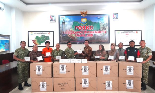 Danrem 042/Gapu Salurkan 25 Ribu Masker Bantuan Presiden Untuk Warga Jambi