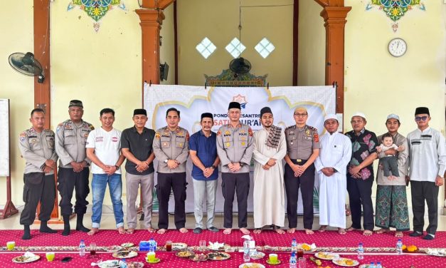 Ngeriung Jumat Presisi, Kapolres Muaro Jambi Bangun Sinergi Bersama Pondok Pesantren Tahfiz Satu Quran
